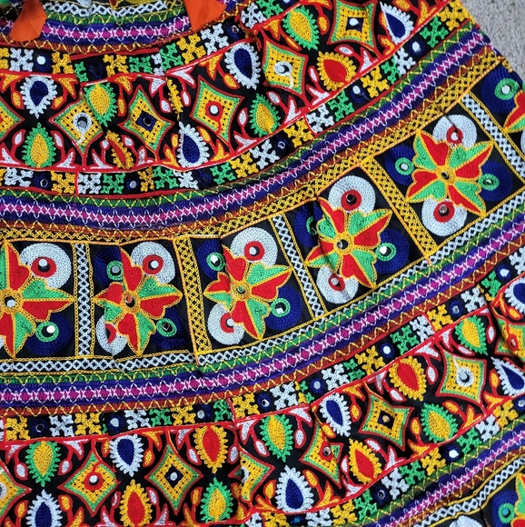 Lehnga choli - Picture 2 of 4